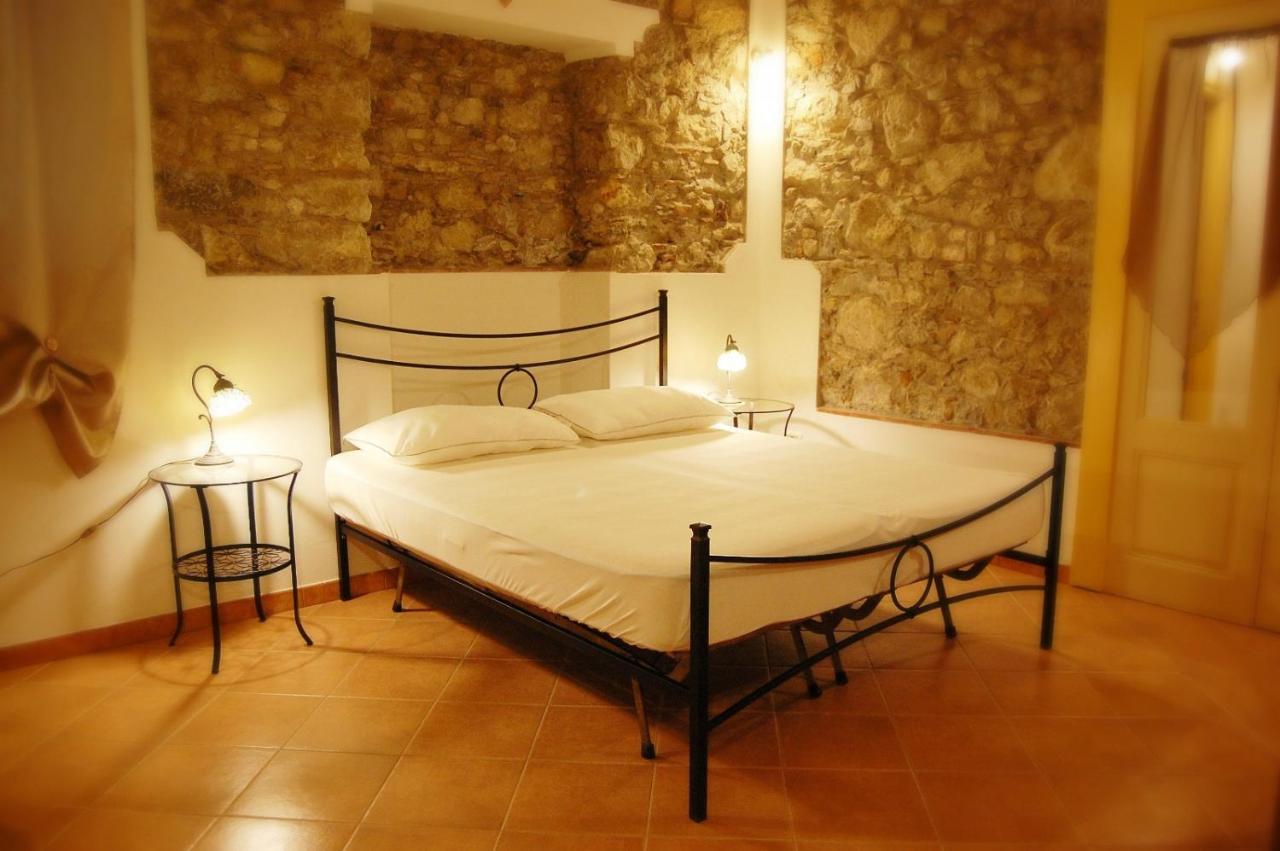 Incantevole E Storico Appartamento In Pieno Centro Taormina Eksteriør billede